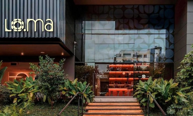 Aura clinic main space